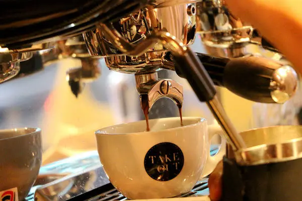 【羽諾食記】TAKE OUT美式餐廳●通化夜市商圈●六張犁捷運美食推薦●美味漢堡&炸雞&薯條              