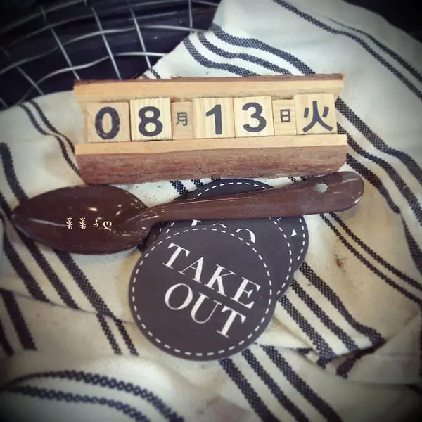 [台北大安] 吮指回味的銷魂漢堡 ♥『TAKE OUT burger & cafe』♥ 必吃創新口味的咖哩可樂餅漢堡