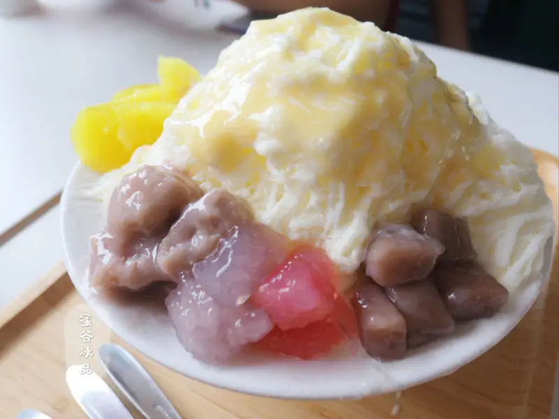 宜蘭市區—蜜谷冰品｜水果combo 自製雪花冰磚搭配天然無添加食材｜宜蘭大學、農權路