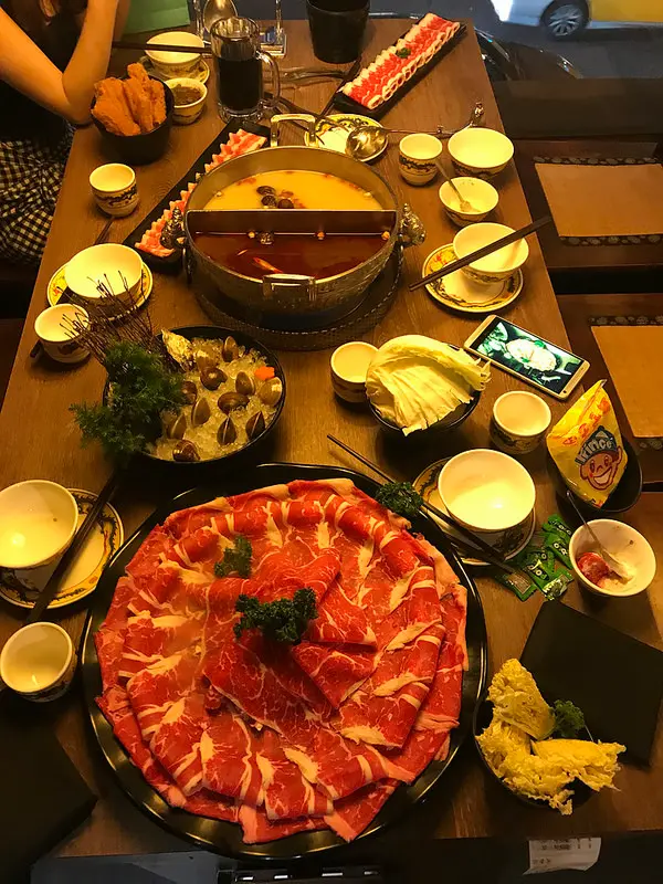 [台北] 忠孝敦化捷運-問鼎麻辣鍋- 融合鼎王海底撈的特色麻辣鍋