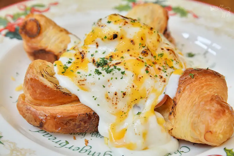 A‧Place CAFE 酥香可頌炒蛋早午餐