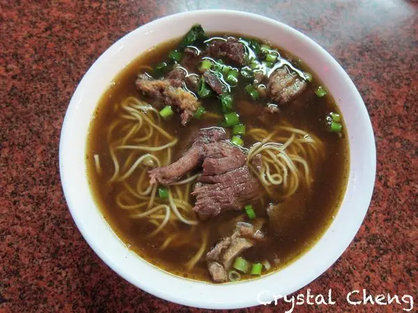 【台中美食推薦】姐妹牛肉 清爽湯頭牛肉軟嫩 宵夜也能來吃牛肉麵啦！！(忠孝夜市 小吃)