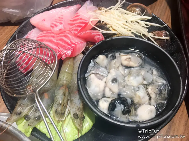 【台北美食】新莊樂崎火鍋Rakusaki~好難訂位到底多好吃?！