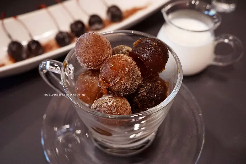 【台中北區】幕比電影主題咖啡1905-1970 MOVIE CAFE - 走進復古的氛圍.很想來首夜上海.咖啡冷熱飲冰沙點心炸物.平價消費.近科博館植物園