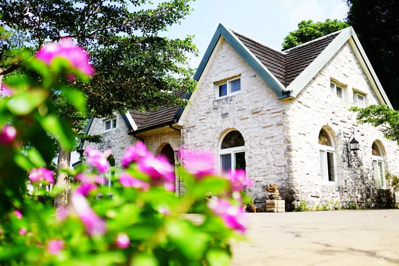 ※ 樂在其中 Le Cafe ※ 夢幻療癒秘境不用去歐洲！暖男手沖咖啡和自製甜點，滿滿檜木香讓人捨不得離開！【星羽是吃貨-台中太平】