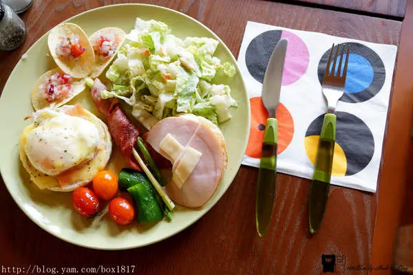 【雲林。斗六】凹凸咖啡館。雲中街文創聚落。日式風格舊屋。美式早午餐。文青一族必遊景點