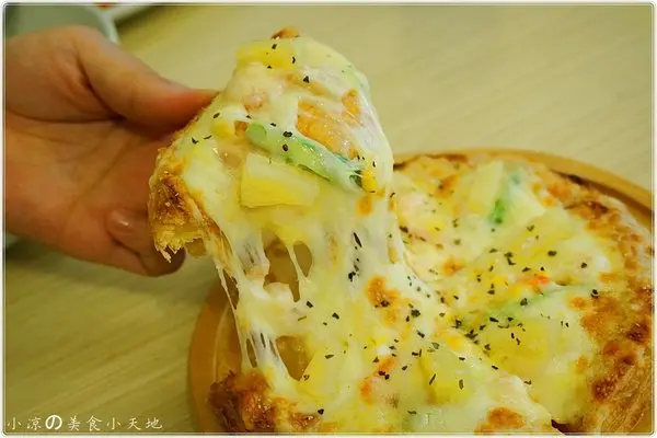 『台中。東區』Papa Pasta義式料理廚房║CP值超高，現點現做義大利麵、極推千層披薩、丹麥焗烤土司。全部只要69～109元