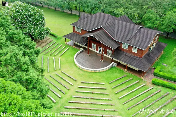 【南投。魚池】三育基督學院。一望無際的草地。綠意盎然