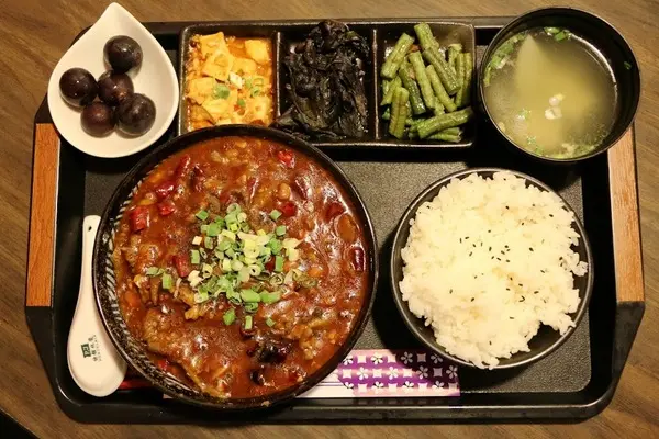 【羽諾食記】68食堂● 新北安坑美食●創意美味中菜館              