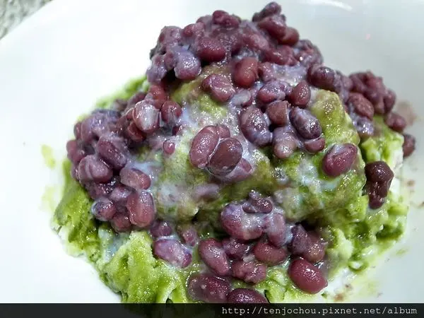 花花，甲飽沒【台北食記】六出雪花冰 東區巷弄內的隱藏版古早味抹茶冰