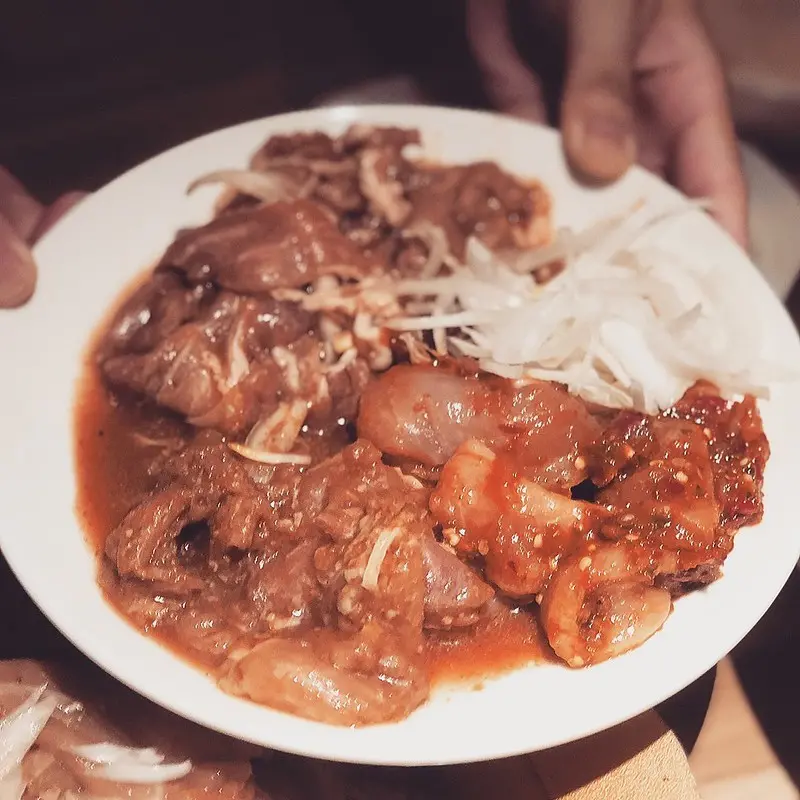 【美食】新竹市區─銅盤嚴選韓式烤肉(巨城8F)，韓式烤肉、韓式小菜、泡菜火鍋吃到飽，平日午餐399元、晚餐假日469元起~