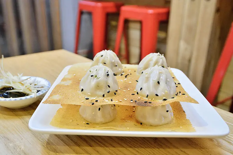 上海邵師傅湯包:脆皮多汁小湯包