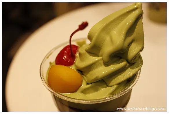 [美食．台北]阪急百貨~TSUJIRI 辻利茶屋&Laetitia．拉提莎手工泡芙