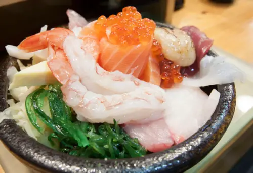 不傷荷包也能享受大口吃生魚片的快感 - 市場內的西湖小立吞