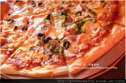 ✿台東✿ 沒有奧客只有好客 薄皮酥脆的正統披薩 超強沾醬絕對是不容小覷的無敵配角阿 ➜ 披薩阿伯 Uncle Petes Pizza