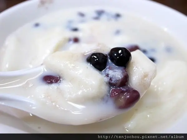 花花，甲飽沒【台北食記】豆花鄉 古早味豆花還是要配豆漿才夠味！師大夜市必吃美食