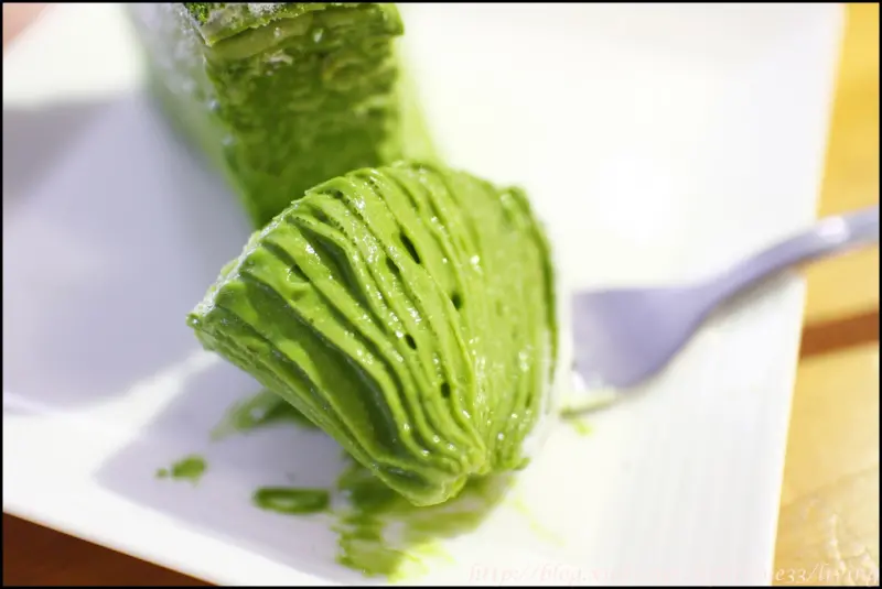 [ 中正紀念堂站美食 ] 生活在他方 elsewhere cafe～目前心中第一名的濃郁系抹茶千層，IG熱門打卡甜點