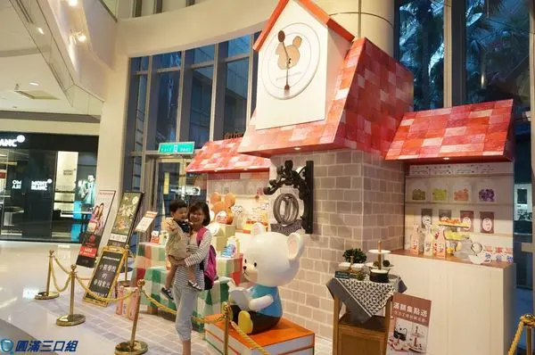 【食記】高雄前鎮＿大鍋頭海鮮鍋物＠海鮮龍船一現身 就是眾人目光的焦點