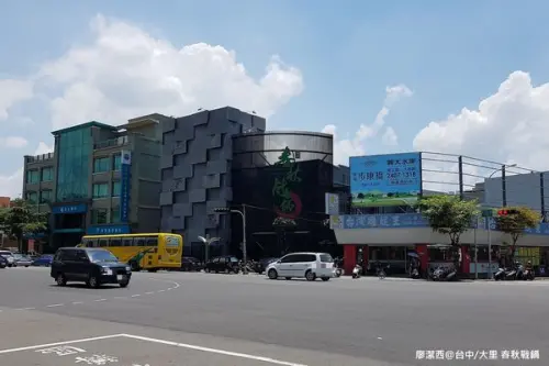 潔西麻的美食日記─【台中/大里】肉肉控的享食天堂-->春秋战锅(春秋戰鍋)平日午餐399元+10%鴛鴦鍋單點式吃到飽(已歇業)