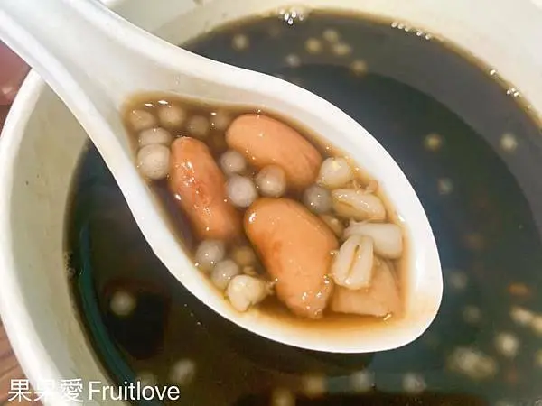 大坑美食推薦　柴燒新凍嫩仙草　會感動的好滋味　　親子寵物友善　毛孩不限大小　最少牽繩即可