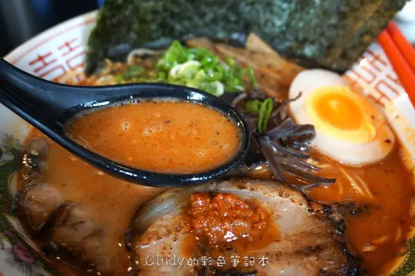 宜蘭【麵魂家】一碗入魂!!! 道地日本豚骨拉麵‧小店面大滋味‧請早點來排隊!!!真的超好吃!!