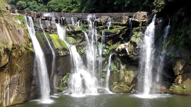 不要再放天灯啦!留給台灣一個漂亮的風景!