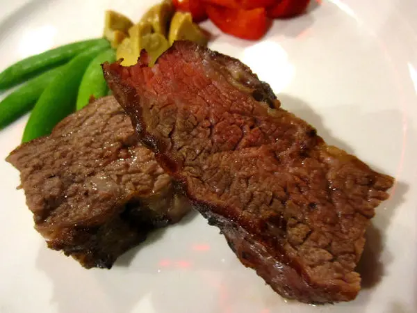 【台北市】阿根廷炭火慢烤牛排自然、簡單、美味-彭巴草原炭火牛排館        
      