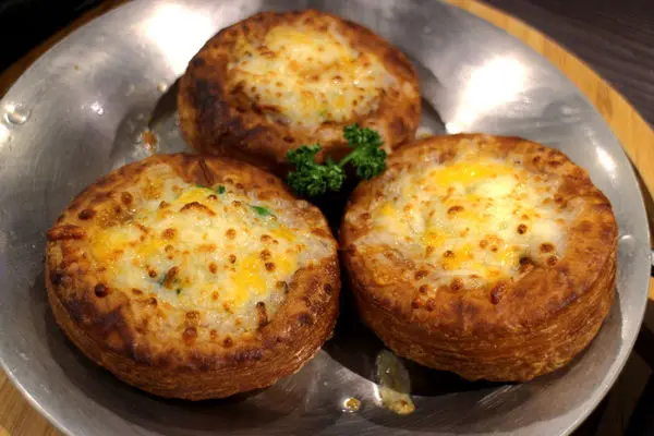 【台北市】平價異國美式料理滿足味蕾-瓦法奇朵Waffogato(敦南店)