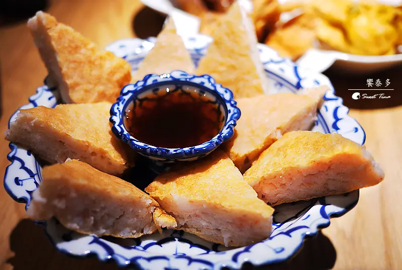 【食記．桃園】饗泰多 Siam More 泰式風格餐廳(桃園店) - 超霸氣的月亮蝦餅!