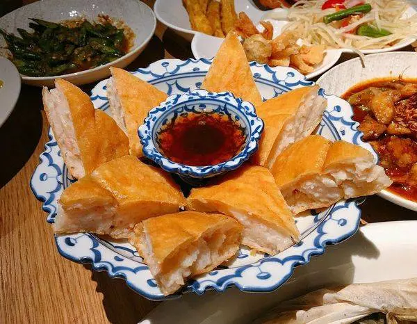 饗泰多 Siam More 泰式風格餐廳(桃園店)，輕鬆運用泰式香料與台式在地食材完美演譯的好味道|桃園遠東百貨|桃園火車站|泰式料理▲女子的休假計劃▼