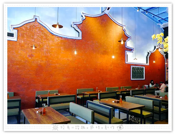 [台南食記] 夢東籬‧永華店~餐廳裡的府城古蹟與街景！蒜頭胡椒雞火鍋&糖醋鮮魚套餐！無限供應酸梅汁、白飯和麻油麵線！