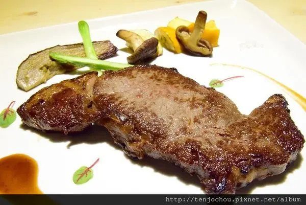 花花，甲飽沒【台北食記】Sunny Kitchen美國肋眼牛排 肉食者看過來！捷運科技大樓站聚會餐廳推薦