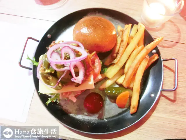 
【新北板橋】ARTCO‧33 典藏觀景餐廳 | 慵懶氛圍 絕佳配樂 藝術與美食間的饗宴 情人浪漫景觀餐廳 有包廂可租
