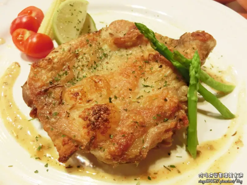 《美食推薦》【桃園】帕卡複合式餐飲 PACK RESTAURANT。 平價義式料理 排餐 咖啡 桃園寶山街下午茶推薦