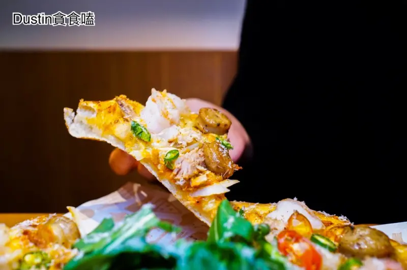 Tinos Pizza Café 堤諾義式比薩(台北濟南店)__好吃難挑剔！鹹甜披薩都美味│綜合莓果甜星 / 牛肝菌菇山脈烤飯『中正 ‧ 忠孝新生捷運站』