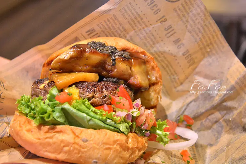 
Burger Ray個性漢堡。配料自由搭之心臟病漢堡
