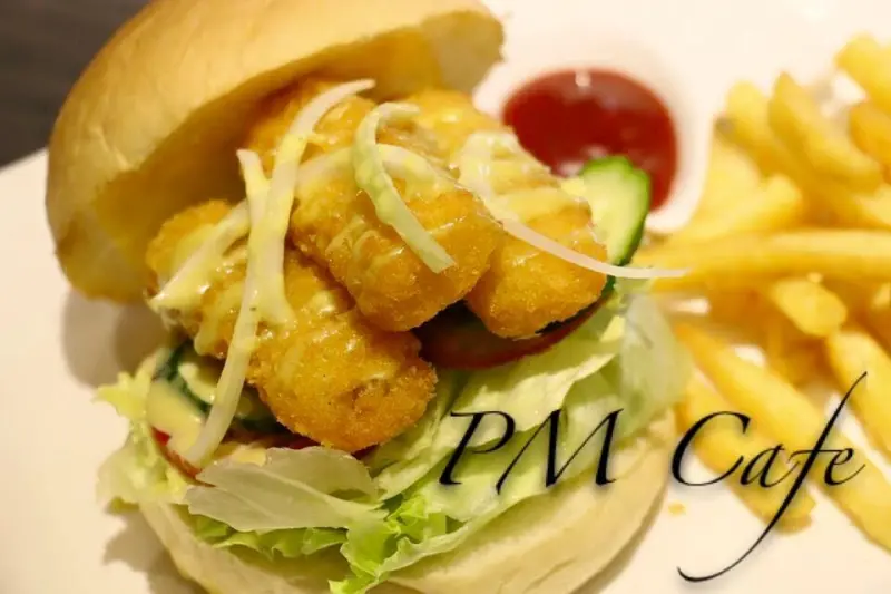 台北。信義～統一阪急百貨對面巷弄間咖啡廳，商業午餐、套餐、ＷＩＦＩ、插座、不限時、可包場～ＰＭ　Ｃａｆｅ（捷運市政府站）