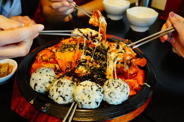 │食記│高雄 / 오빠네 (ㄛ ㄅㄚˋ ㄋㄟ）韓式特色餐廳✨✨✨正統韓國主廚x起司辣炒雞排必點