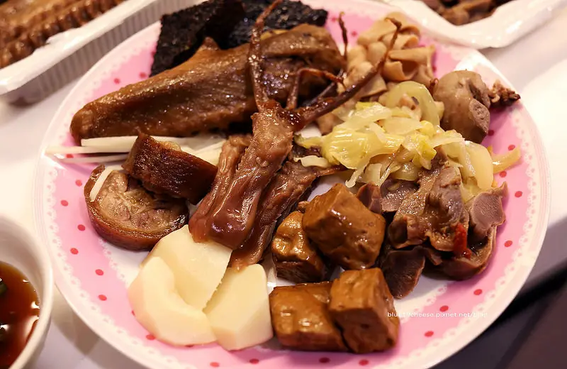 【台中全區】食悅 鴨舌專賣 - 蔡琴滷味.深夜食堂幽靈滷味行動車.晚上8點到12點台中市區外送服務.萬惡宵夜文.想吃道地經典滷味.撥電話問看看老闆娘現在人在台中哪裡囉!