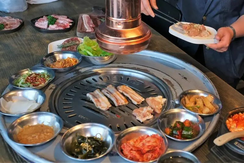 笨豬跳韓式燒肉｜美式韓風正宗汽油桶燒肉！專業代烤桌邊服務！台中燒肉推薦、台中燒烤推薦、秋紅谷美食推薦、朝馬美食推薦、西屯美食推薦、台中韓式推薦、西屯韓式推薦