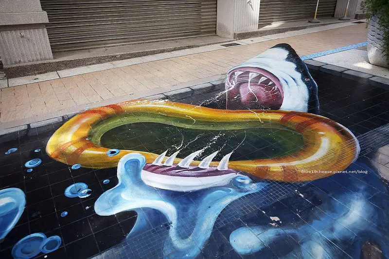 【台中沙鹿】靜宜國王社區3D立體彩繪 - 靜宜3D立體彩繪街.星球城堡恐龍蟒蛇金魚魔法書.台中沙鹿親子遊.近靜宜大學.85度C旁