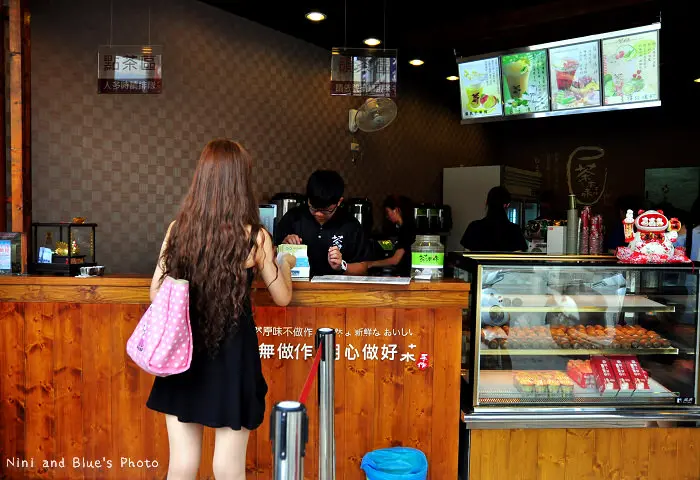 【台中美食】茶本味手作茶鋪，台中海線大甲鎮瀾宮旁夏日消暑必買美食小吃，點頭奶茶、冰鑽奇異果Q凍點喔