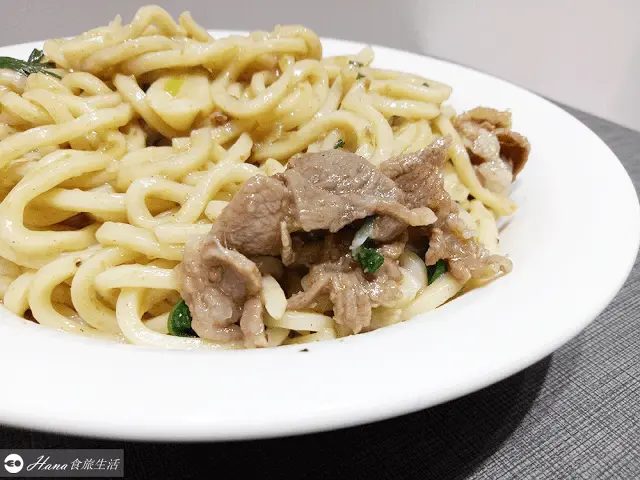 【新北三重】天橋下北港李生炒羊肉 | 在地人氣美食 大火快炒鍋氣十足 飽嘴粗麵條 
