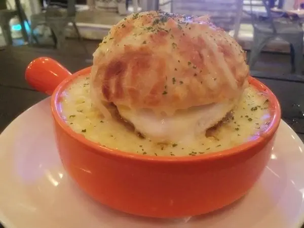 *台北東區*PORT of CALL taipei，來自日本品牌の複合式餐廳，北海道焗烤漢堡必點!!高CP大份量超飽足~