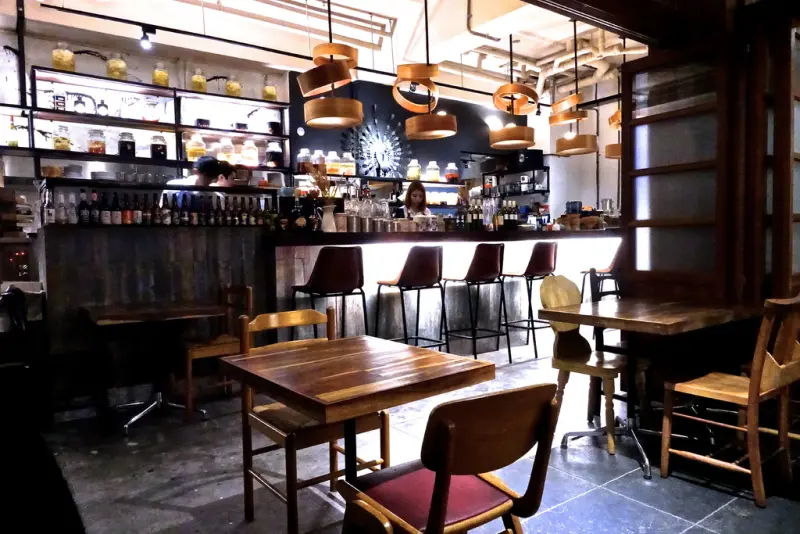 『魔王食記』台北大同 來自大稻埕.迪化街 復古別緻洋房 孔雀Peacock Bistro歐亞料理餐酒 一棟到處都是驚喜的老房子 『文末有詳細店家資訊』