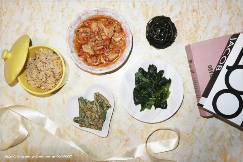 【Nisoro】健康餐開箱-中華麻婆豆腐香菇蓋飯&麻油雞泡飯&藥膳雞茸粥~健康飲食餐推薦 低卡美食推薦 清爽美味低熱量