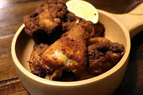 【台北市】西門美式餐廳漢堡炸雞讓人吮指回味-茉莉漢堡