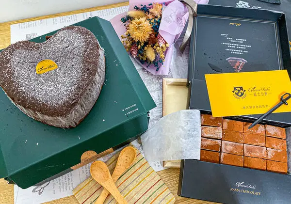 (宅配美食)起士公爵 75％特濃皇家布朗尼蛋糕 80%比利時手工生巧克力　高品質享受　滿滿幸福感　低熱量無負擔　公司團購美食　送禮自用兩相宜