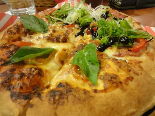 (美食 台北 小巨蛋商圈) Vasa Pizzeria瓦薩比薩 ~ 會爆漿的美味pizza