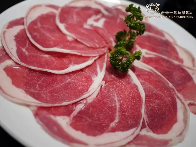 【台北中山．松江南京站】中國瘋實料火鍋-四川重慶鴛鴦鍋水煮魚x酸菜魚